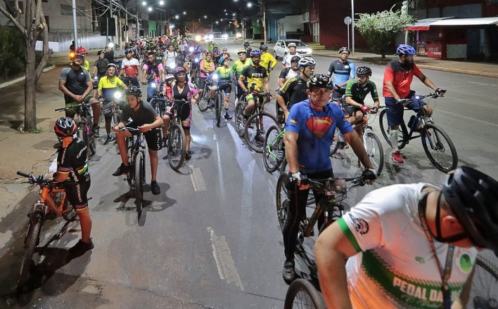 No Mato Grosso projeto tem passeios de bicicleta por pontos turísticos da capital